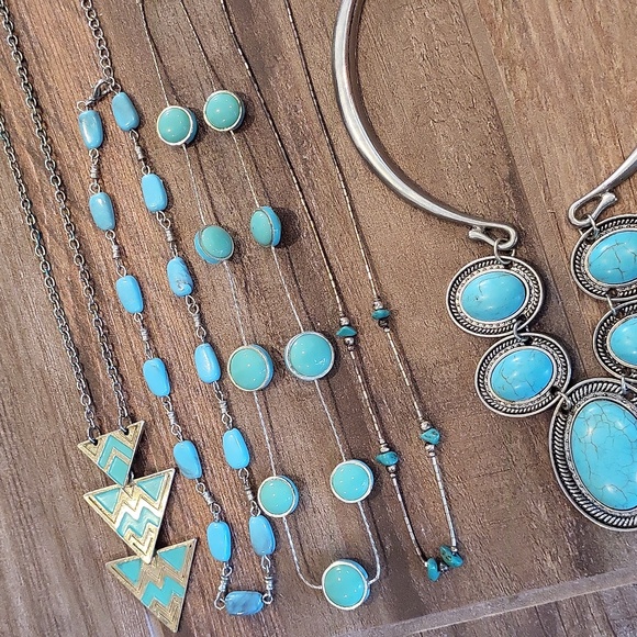 Turquoise, Silver Tone, & Gold Tone Vintage & Contemporary Jewelry Jubilee - Picture 14 of 16